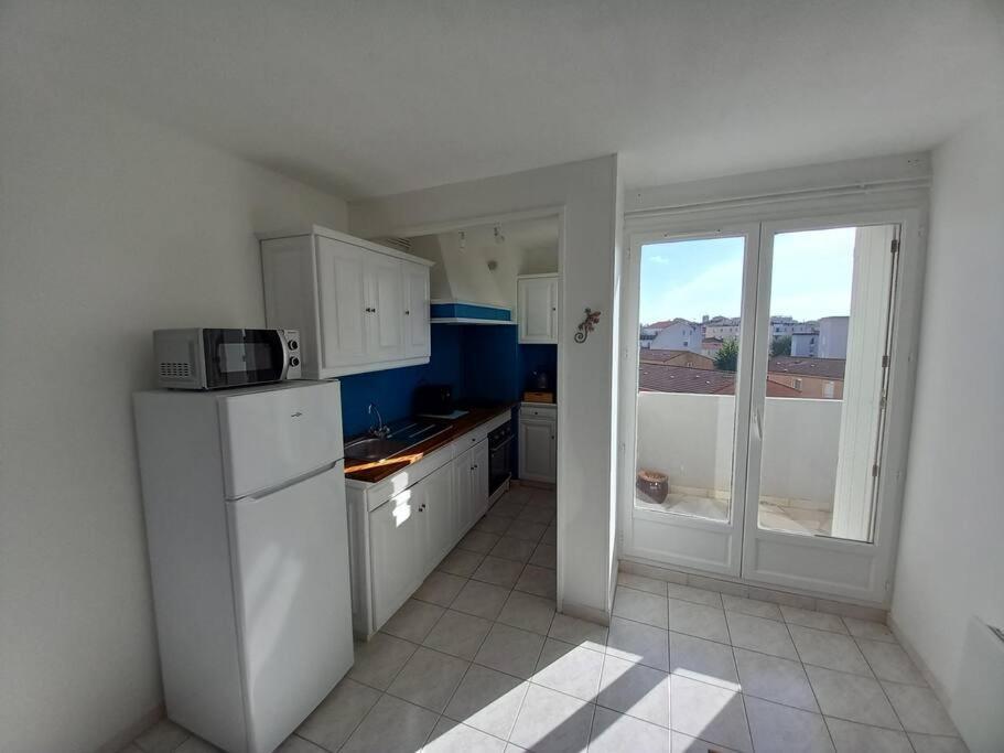 Appart 2/4 Pers Proche Centre Avec Balcon, Parking Нарбонна Экстерьер фото